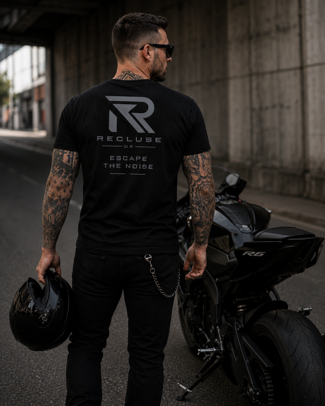 Recluse graphite tee